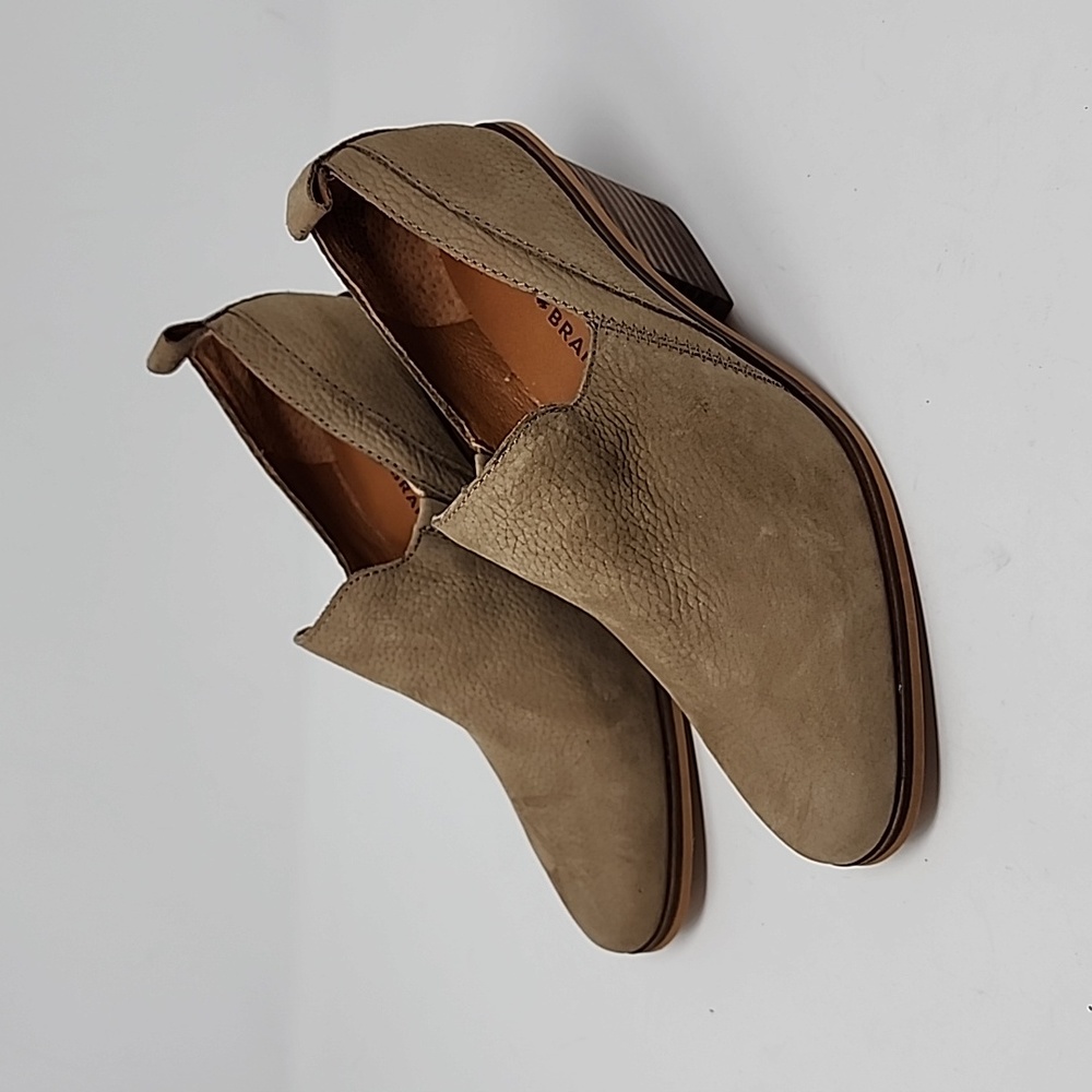 Lucky Brand Vennia Nubuck Leather Booties Taupe Color Size 8